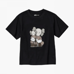 KAWS X UNIQLO T-SHIRT GRAPHIC BLACK